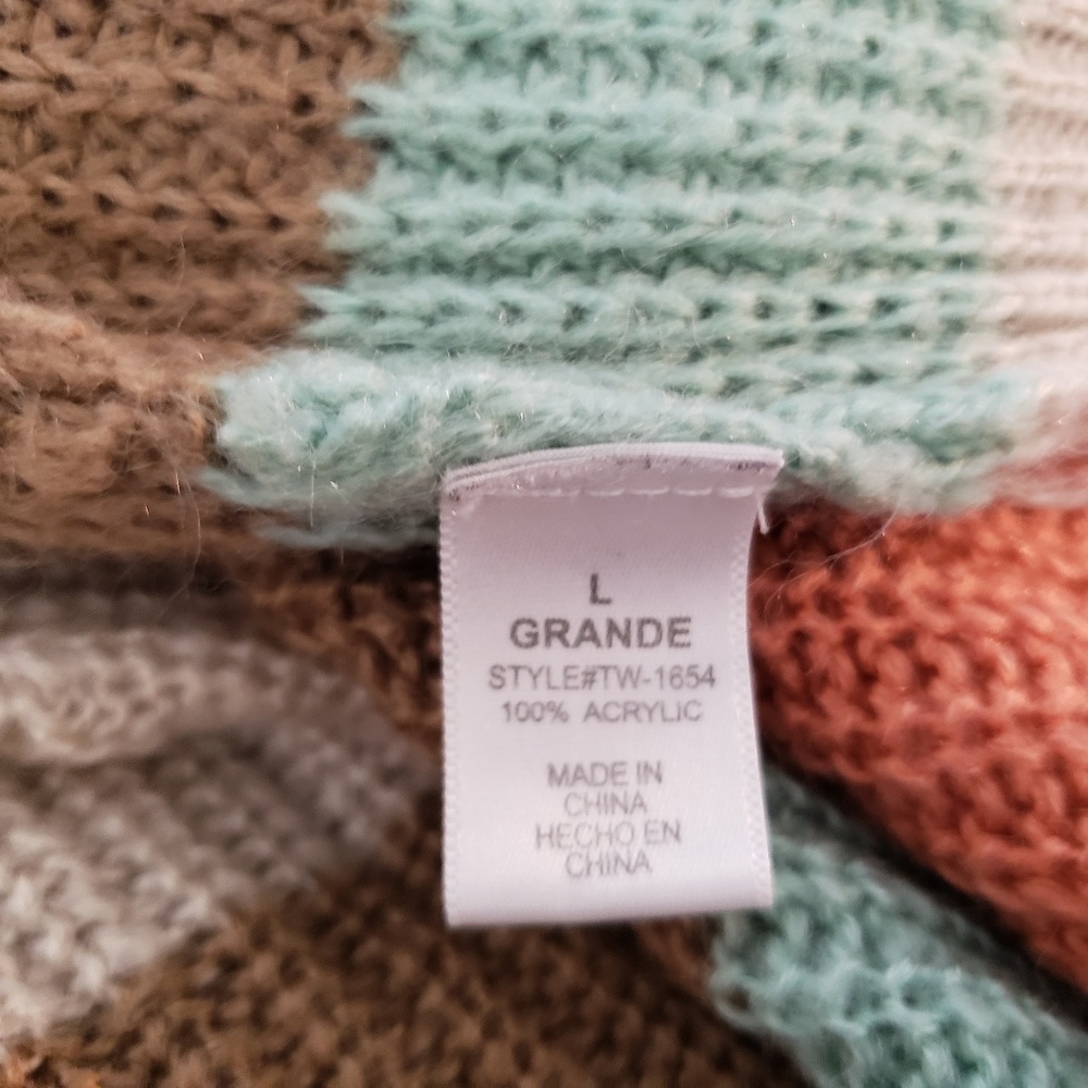 Sweater - Picture 4 of 4
